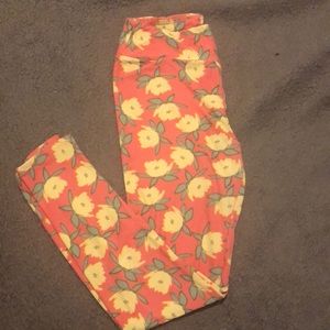 LulaRoe one size leggings